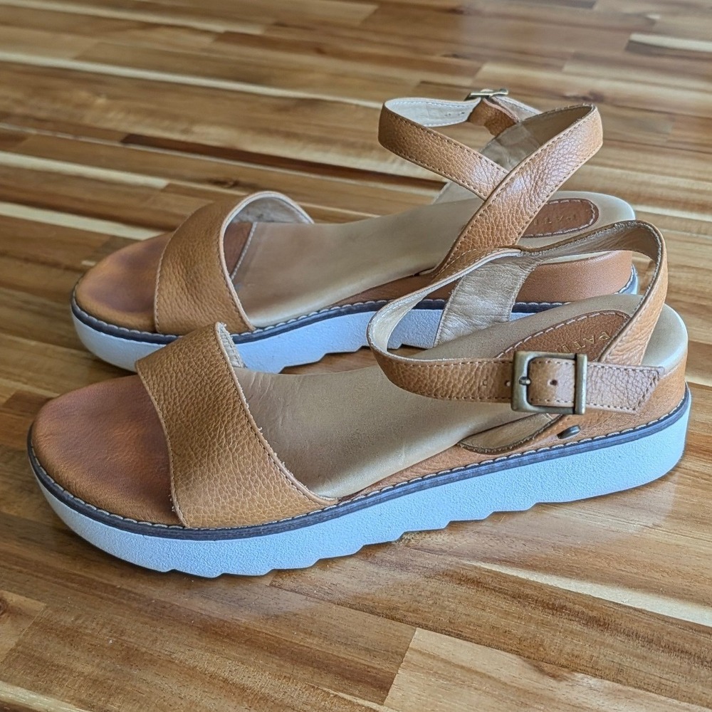 Patina Tan Pebbled Leather Platform Wedge Sandals Ankle Strap Womens 9.5